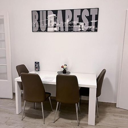 Boutique Family Apartment In The Heart Of City Budapest Luaran gambar