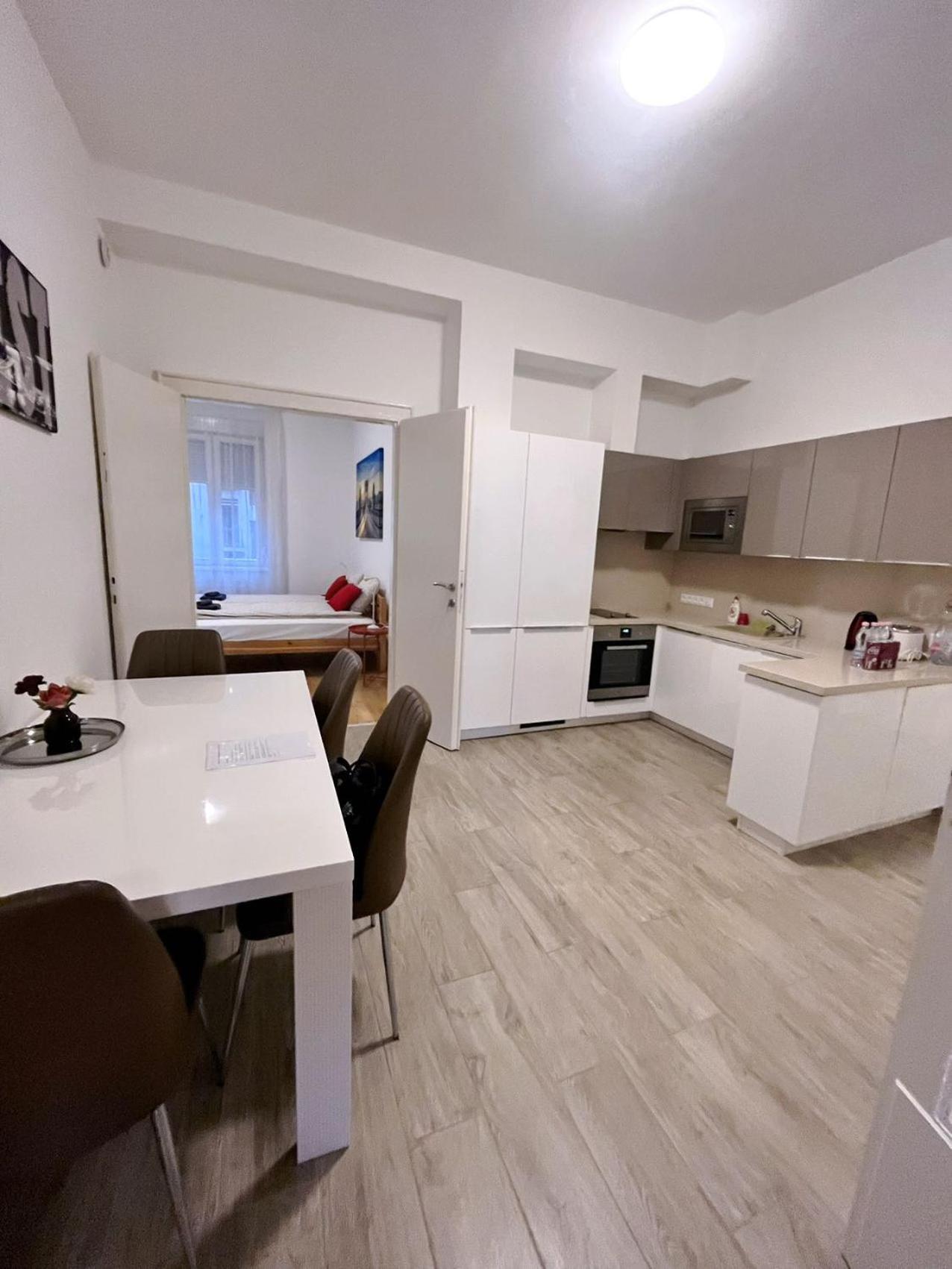 Boutique Family Apartment In The Heart Of City Budapest Luaran gambar