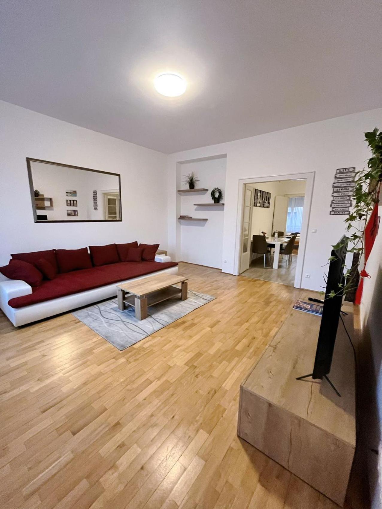Boutique Family Apartment In The Heart Of City Budapest Luaran gambar