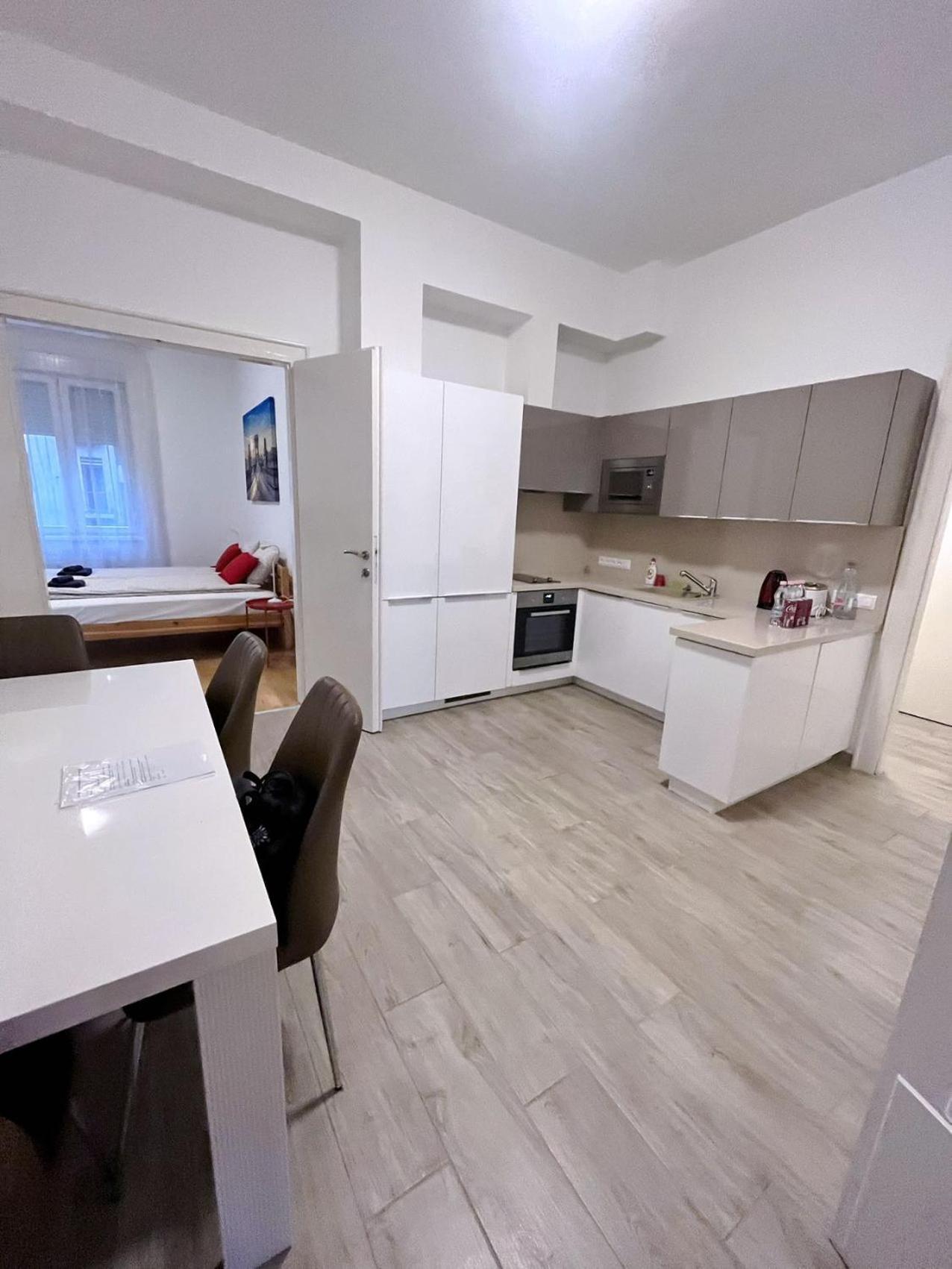 Boutique Family Apartment In The Heart Of City Budapest Luaran gambar